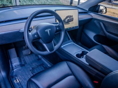 Used 2024 Tesla Model Y Long Range image 4