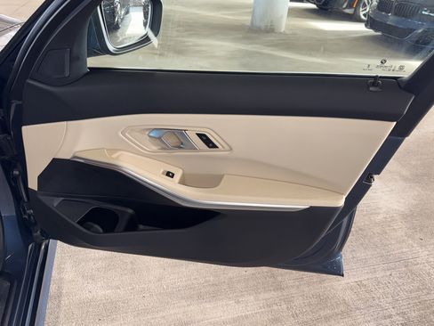 Certified 2025 BMW 330i Sedan w/ Convenience Package image 9