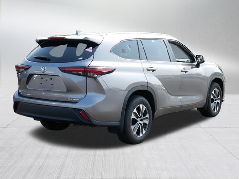 Certified 2026 Toyota Highlander XLE AWD/4WD image 7