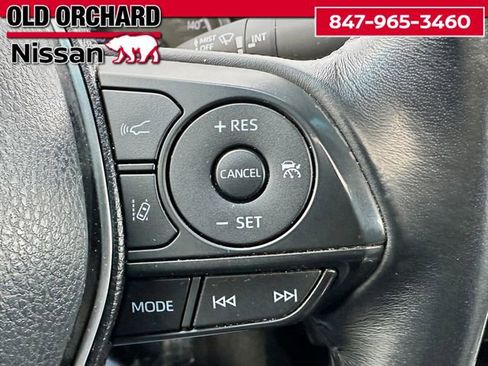 Used 2018 Toyota Camry L image 19