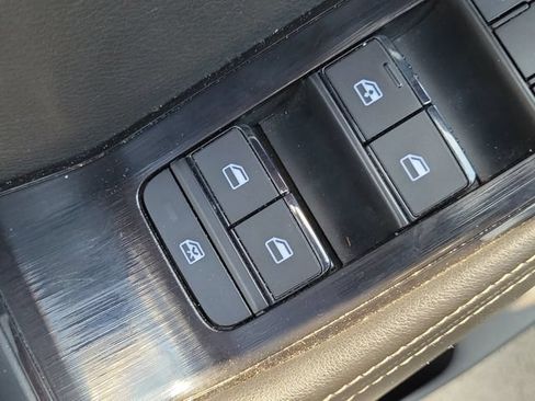 Used 2024 Nissan Rogue SV FWD image 19