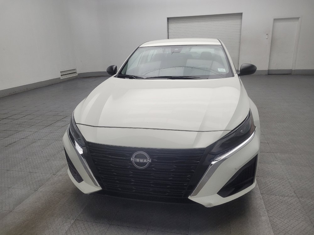 Used 2025 Nissan Altima 2.5 SV FWD image 15
