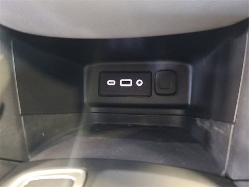 Used 2019 Chevrolet Equinox LS image 27