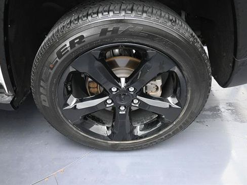 Used 2024 Jeep Grand Cherokee Altitude AWD/4WD image 21
