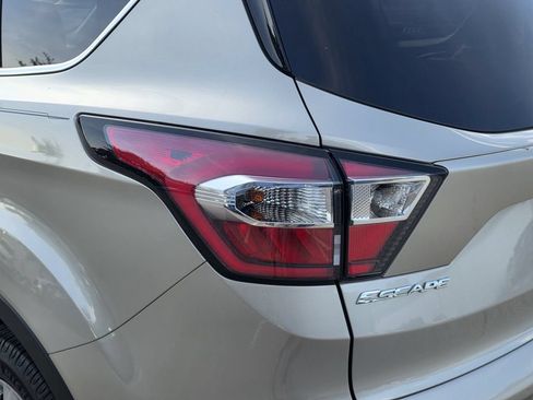 Used 2017 Ford Escape Titanium FWD image 7