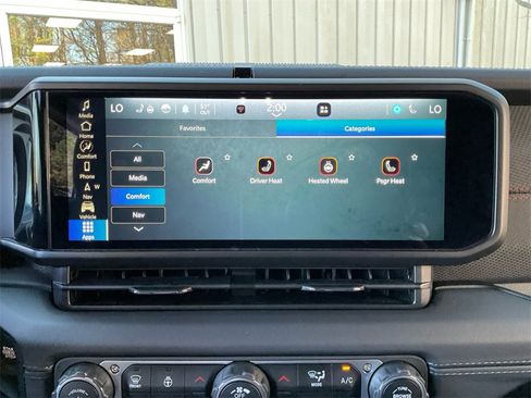 Used 2024 Jeep Wrangler Unlimited Rubicon w/ Technology Group image 24