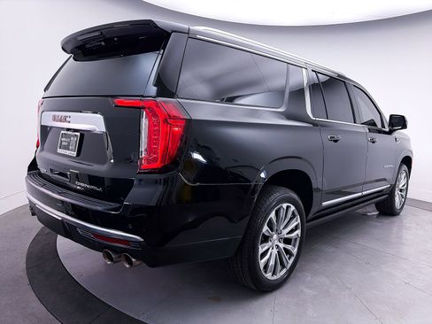 Used 2023 GMC Yukon XL Denali AWD/4WD image 17
