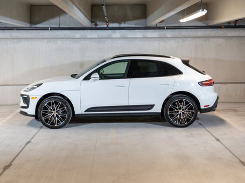 Certified 2026 Porsche Macan AWD/4WD image 2