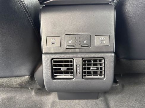 Used 2024 Toyota bZ4X AWD image 31