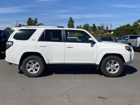 Certified 2024 Toyota 4Runner SR5 image 2