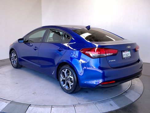 Used 2017 Kia Forte LX FWD image 3