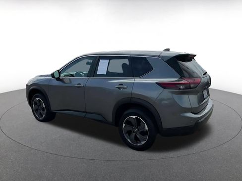 Used 2025 Nissan Rogue SV FWD image 8