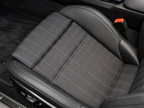 Certified 2026 Porsche 911 Carrera T image 21