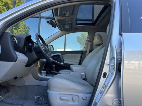 Used 2007 Toyota RAV4 Limited FWD image 12