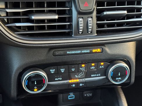 Certified 2022 Ford Escape SE w/ Convenience Package image 19