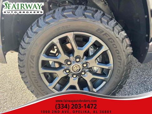 Used 2022 Toyota Tundra Platinum w/ Advanced Package image 33