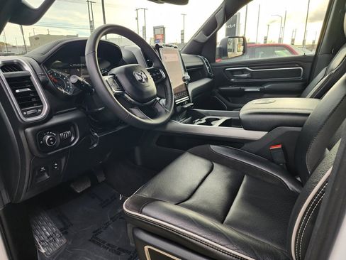 Used 2025 RAM 1500 Laramie image 9