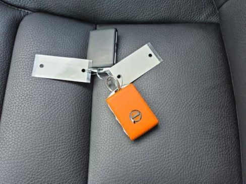 Used 2024 Volvo XC60 T8 Plus w/ Protection Package Premier image 5