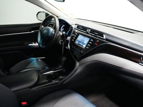 Used 2018 Toyota Camry LE image 24