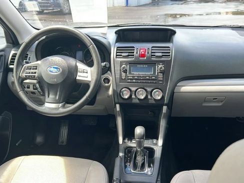 Used 2015 Subaru Forester 2.5i Touring AWD/4WD image 7