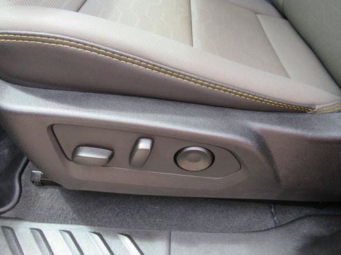 Used 2024 Chevrolet Colorado ZR2 w/ ZR2 Convenience Package III AWD/4WD image 21