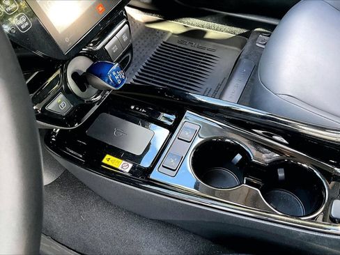 Used 2021 Toyota Prius Limited FWD image 15