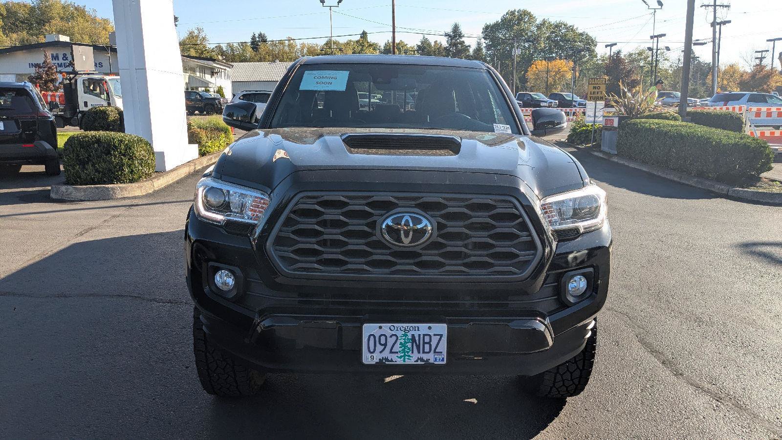 Used 2021 Toyota Tacoma TRD Sport w/ TRD Premium Sport Package AWD/4WD image 5