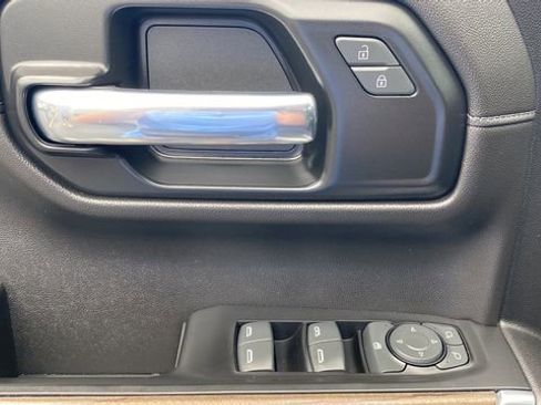 Used 2022 Chevrolet Silverado 1500 LT Trail Boss image 12