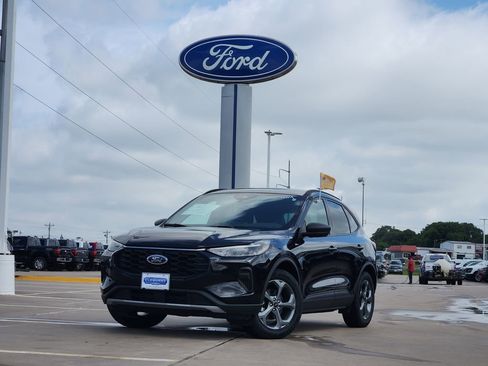Certified 2025 Ford Escape ST-Line FWD image 3