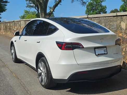 Used 2023 Tesla Model Y AWD image 13