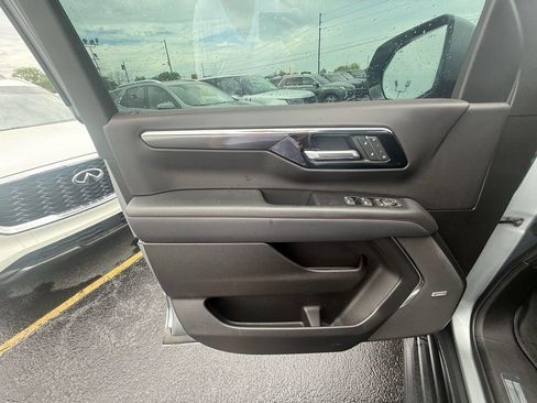 Used 2025 Chevrolet Tahoe RST w/ Comfort Package image 11