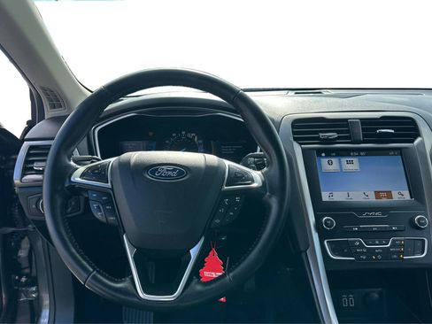 Used 2019 Ford Fusion SEL image 18