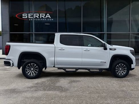 Used 2023 GMC Sierra 1500 AT4 w/ Technology Package AWD/4WD image 6