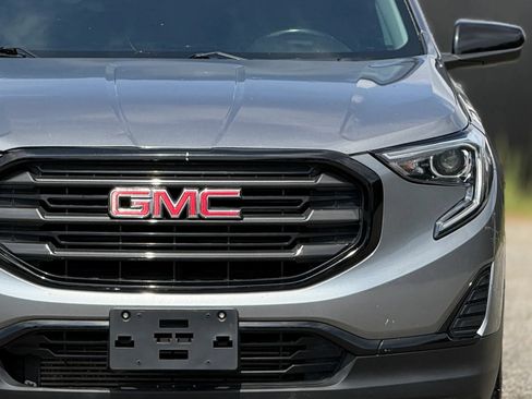 Used 2021 GMC Terrain SLE w/ Driver Convenience Package FWD image 12