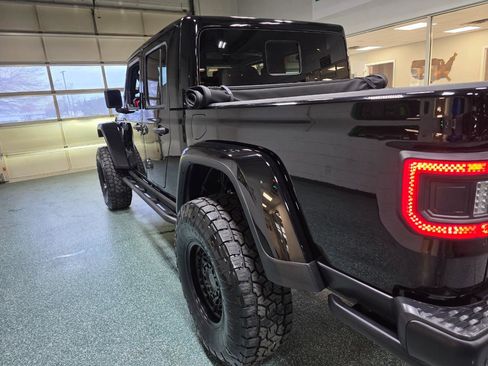 Used 2020 Jeep Gladiator Rubicon image 11