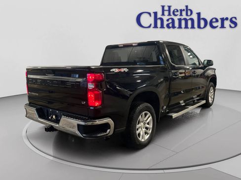 Used 2022 Chevrolet Silverado 1500 LT AWD/4WD image 3