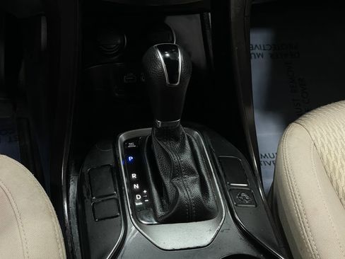 Used 2017 Hyundai Santa Fe SE image 26