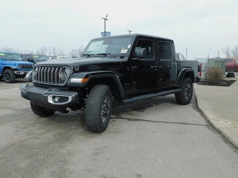 New 2026 Jeep Gladiator Sport AWD/4WD image 4