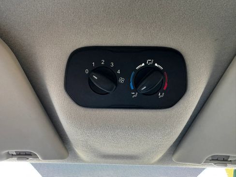 Used 2018 Ford Transit 350 XL image 8