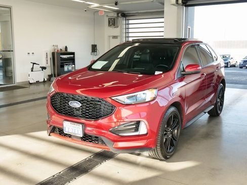 Used 2022 Ford Edge ST-Line w/ Class II Trailer Tow Package image 3