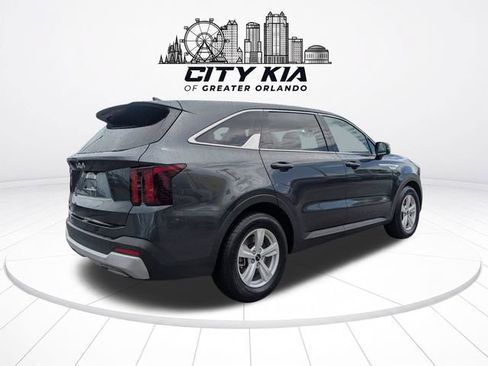 Certified 2024 Kia Sorento LX FWD image 7
