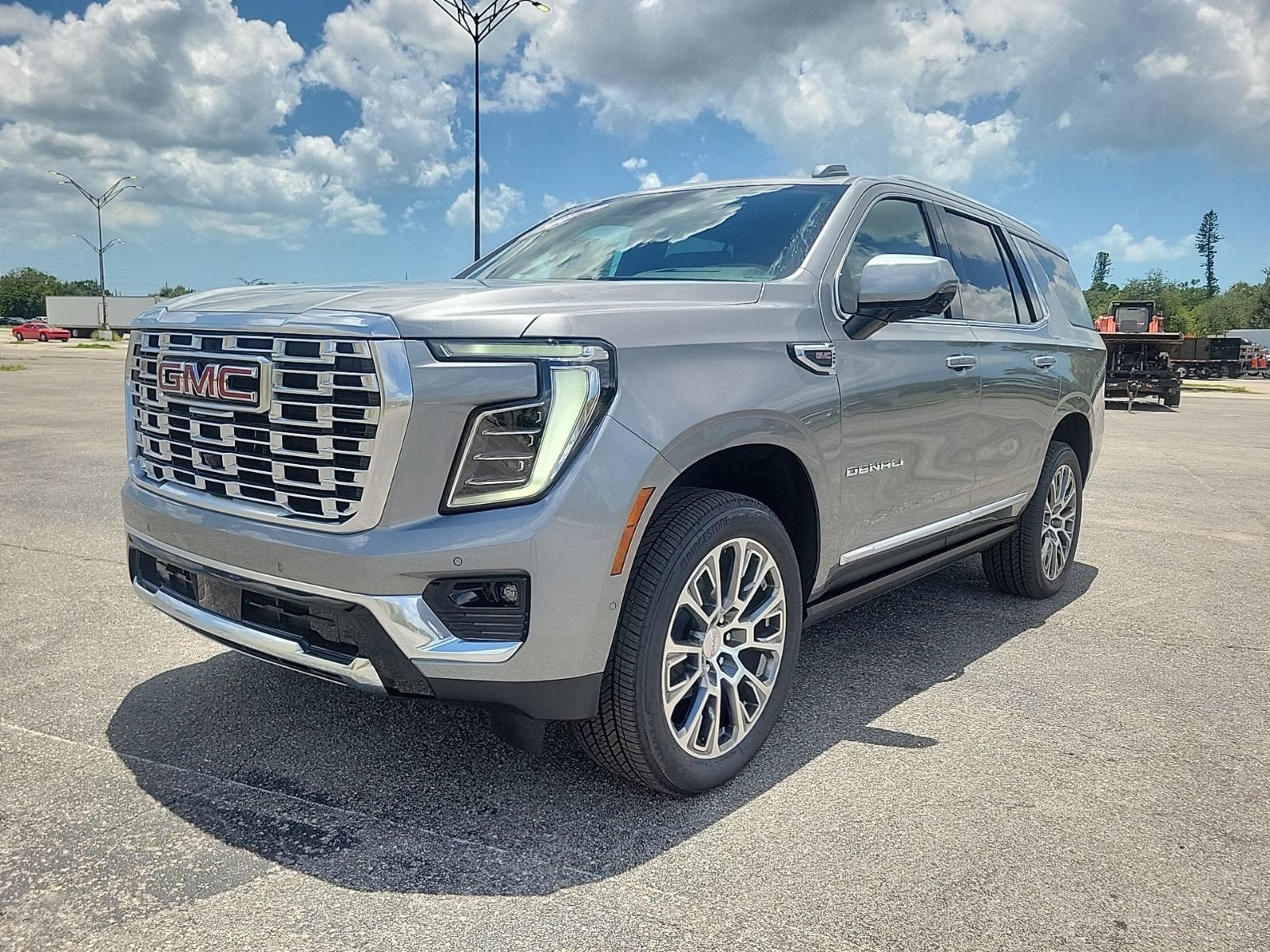 New 2026 GMC Yukon Denali w/ Denali Reserve Package AWD/4WD image 2