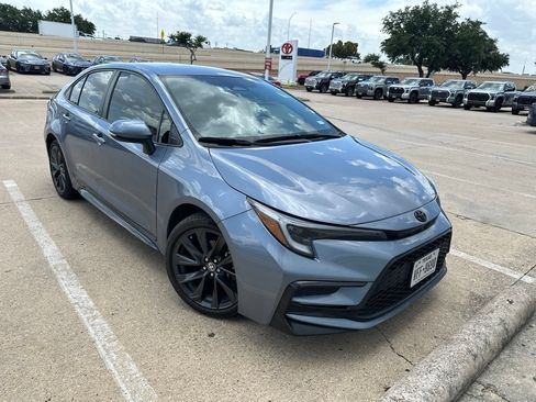 Used 2024 Toyota Corolla SE FWD image 2