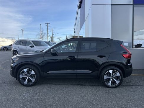 New 2026 Volvo XC40 B5 Plus w/ Climate Package image 5