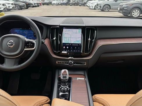 Certified 2023 Volvo XC60 B6 Ultimate w/ Protection Package Premier AWD/4WD image 6