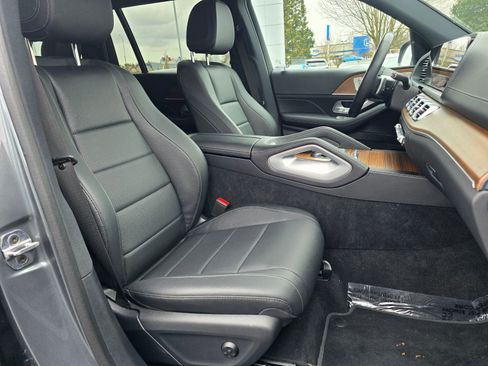 Used 2024 Mercedes-Benz GLS 450 GLS 450 image 32