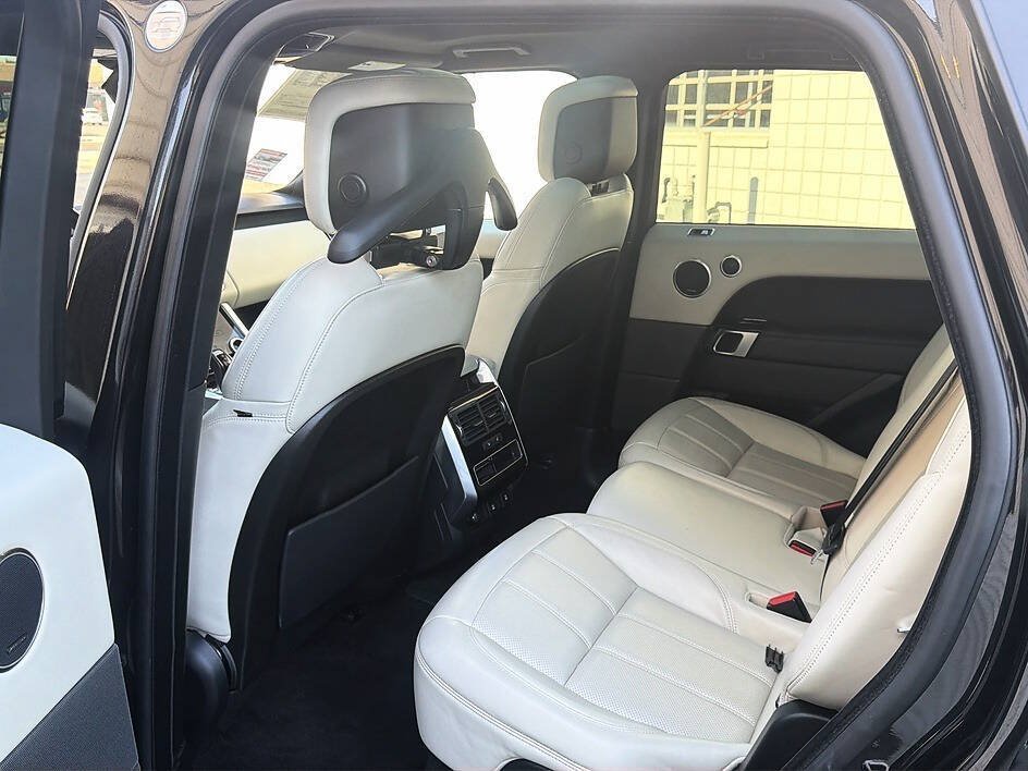 Used 2019 Land Rover Range Rover Sport HSE AWD/4WD image 17