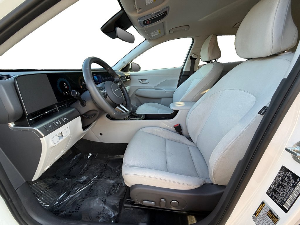 Used 2025 Hyundai Kona SEL FWD image 9