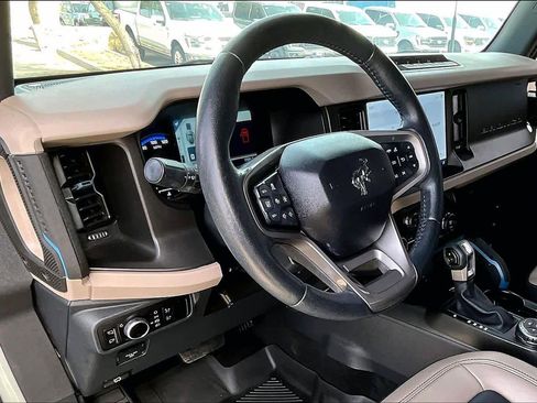 Certified 2023 Ford Bronco Wildtrak image 16