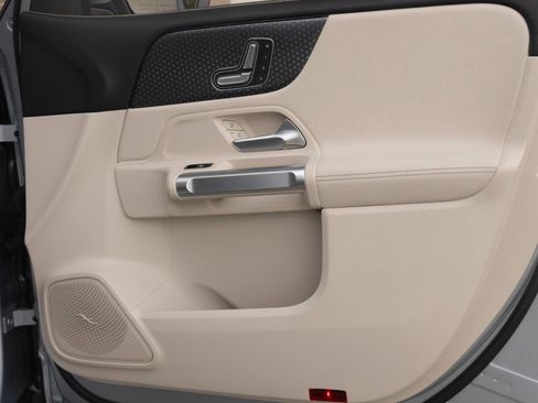 Used 2026 Mercedes-Benz GLB 250 image 25